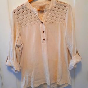 Large NWOT Azteca Lindo cream blouse.
